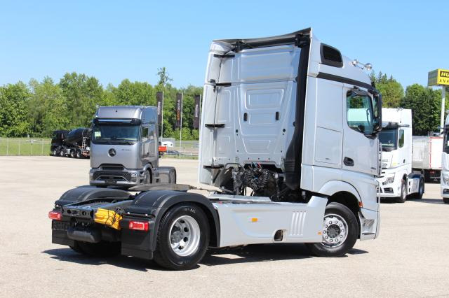 Mercedes-Benz Actros 1853LS ÖLRETARDER - Tegljač: slika Mercedes-Benz Actros 1853LS ÖLRETARDER - Tegljač Mercedes-Benz Actros 1853LS ÖLRETARDER - Tegljač: slika Mercedes-Benz Actros 1853LS ÖLRETARDER - Tegljač