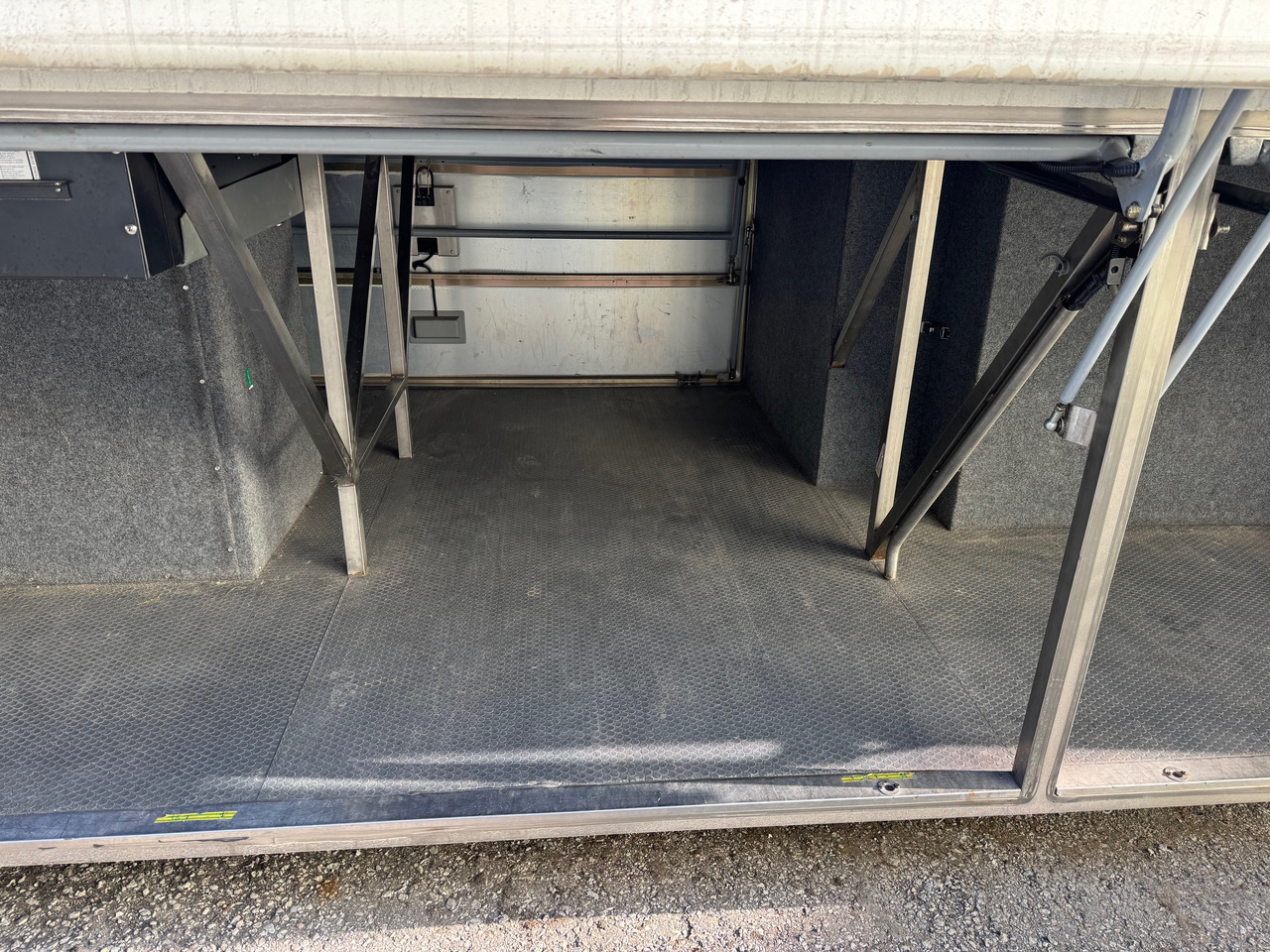 Turistički autobus Van Hool EX17H: slika Turistički autobus Van Hool EX17H Turistički autobus Van Hool EX17H: slika Turistički autobus Van Hool EX17H