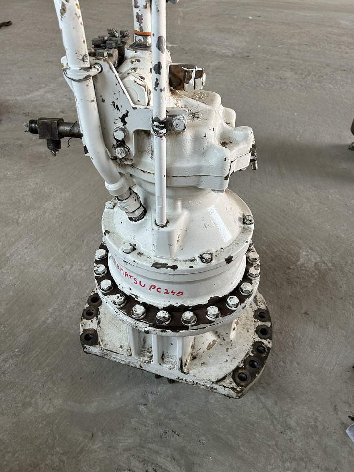KOMATSU PC240 - Motor okretanja za Bager: slika KOMATSU PC240 - Motor okretanja za Bager KOMATSU PC240 - Motor okretanja za Bager: slika KOMATSU PC240 - Motor okretanja za Bager