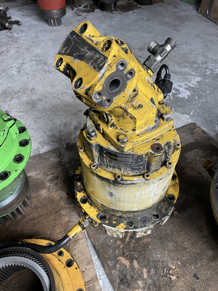 NEW HOLLAND Mh plus - Motor okretanja za Bager: slika NEW HOLLAND Mh plus - Motor okretanja za Bager NEW HOLLAND Mh plus - Motor okretanja za Bager: slika NEW HOLLAND Mh plus - Motor okretanja za Bager