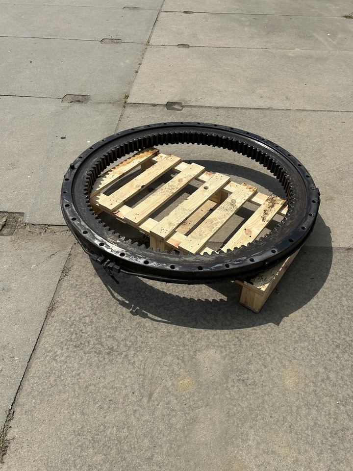 Volvo EW140C - Okretni prsten za Bager: slika Volvo EW140C - Okretni prsten za Bager Volvo EW140C - Okretni prsten za Bager: slika Volvo EW140C - Okretni prsten za Bager