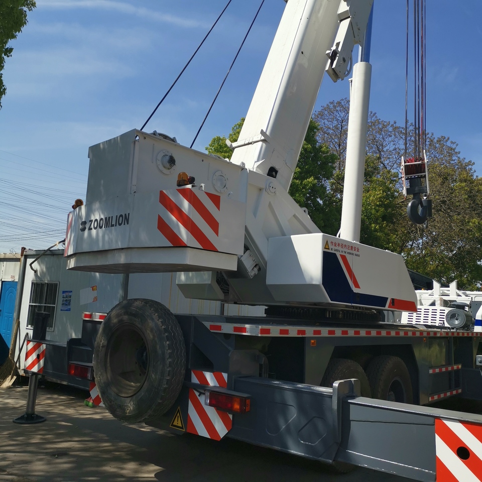 Zoomlion QY70V - Autodizalica: slika Zoomlion QY70V - Autodizalica Zoomlion QY70V - Autodizalica: slika Zoomlion QY70V - Autodizalica