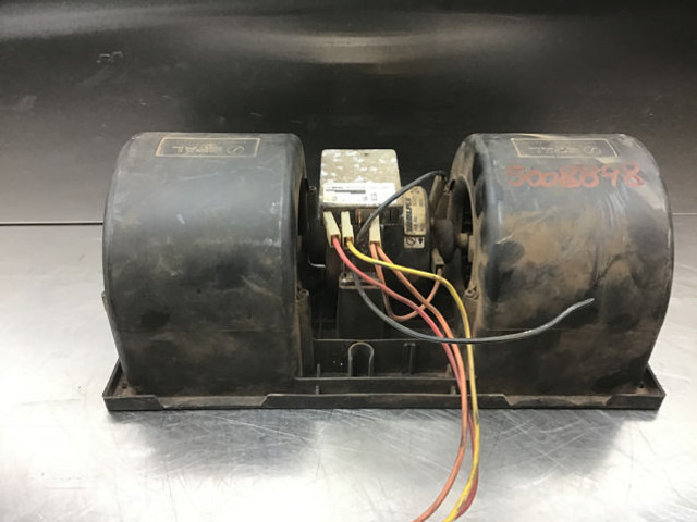 Liebherr A310 / A312 Li / A316 Li / R310 / R312 / R900 / R966 / R970 / R976 / R980 - Ventilator kabine: slika Liebherr A310 / A312 Li / A316 Li / R310 / R312 / R900 / R966 / R970 / R976 / R980 - Ventilator kabine Liebherr A310 / A312 Li / A316 Li / R310 / R312 / R900 / R966 / R970 / R976 / R980 - Ventilator kabine: slika Liebherr A310 / A312 Li / A316 Li / R310 / R312 / R900 / R966 / R970 / R976 / R980 - Ventilator kabine
