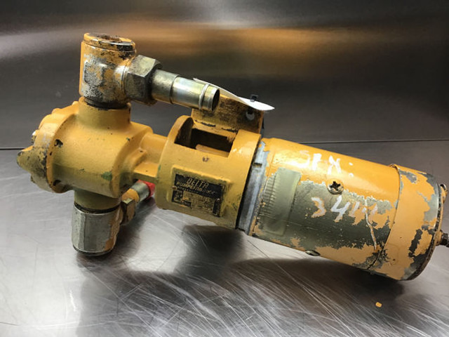 Liebherr A900 B / A900 Li / A900C / A902 INDUSTRIAL / A902 Li - Pumpa goriva: slika Liebherr A900 B / A900 Li / A900C / A902 INDUSTRIAL / A902 Li - Pumpa goriva Liebherr A900 B / A900 Li / A900C / A902 INDUSTRIAL / A902 Li - Pumpa goriva: slika Liebherr A900 B / A900 Li / A900C / A902 INDUSTRIAL / A902 Li - Pumpa goriva