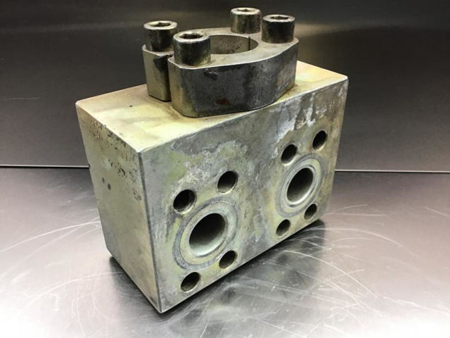 Liebherr Block - Motor i dijelovi: slika Liebherr Block - Motor i dijelovi Liebherr Block - Motor i dijelovi: slika Liebherr Block - Motor i dijelovi