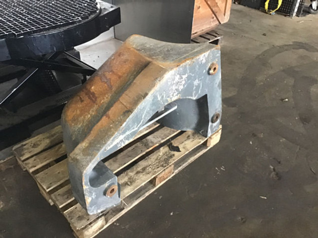Liebherr Counterweight - Protuuteg za Poljoprivredni strojevi: slika Liebherr Counterweight - Protuuteg za Poljoprivredni strojevi Liebherr Counterweight - Protuuteg za Poljoprivredni strojevi: slika Liebherr Counterweight - Protuuteg za Poljoprivredni strojevi