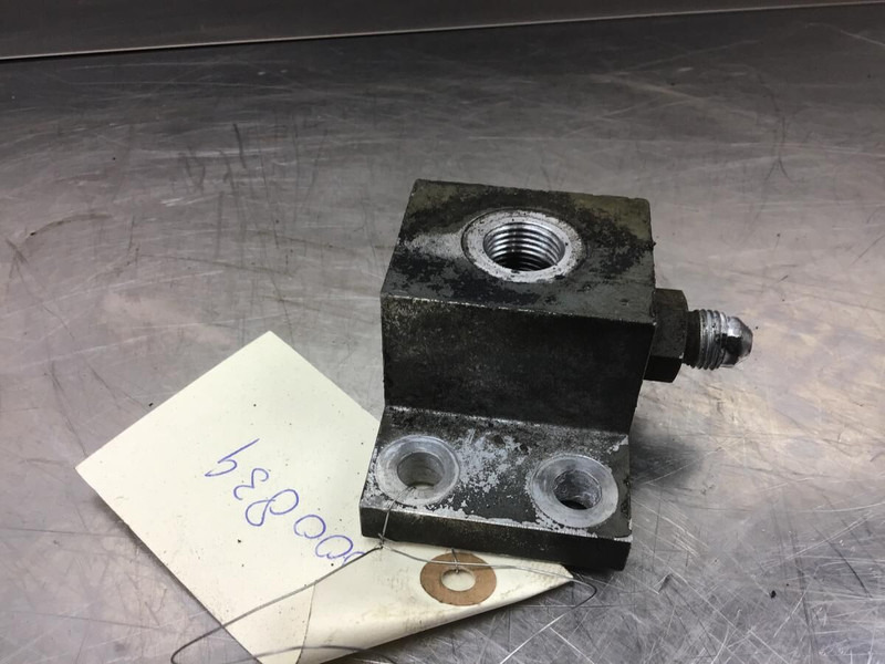 Liebherr Distributor Block - Motor i dijelovi: slika Liebherr Distributor Block - Motor i dijelovi Liebherr Distributor Block - Motor i dijelovi: slika Liebherr Distributor Block - Motor i dijelovi