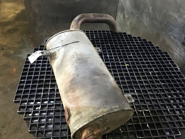 Liebherr Exhaust Silencer - Prigušni lonac: slika Liebherr Exhaust Silencer - Prigušni lonac Liebherr Exhaust Silencer - Prigušni lonac: slika Liebherr Exhaust Silencer - Prigušni lonac
