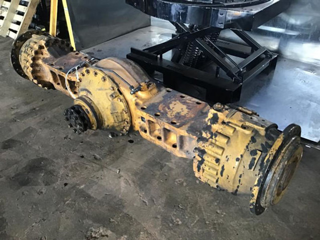 Liebherr Front Axle - Prednja osovina: slika Liebherr Front Axle - Prednja osovina Liebherr Front Axle - Prednja osovina: slika Liebherr Front Axle - Prednja osovina