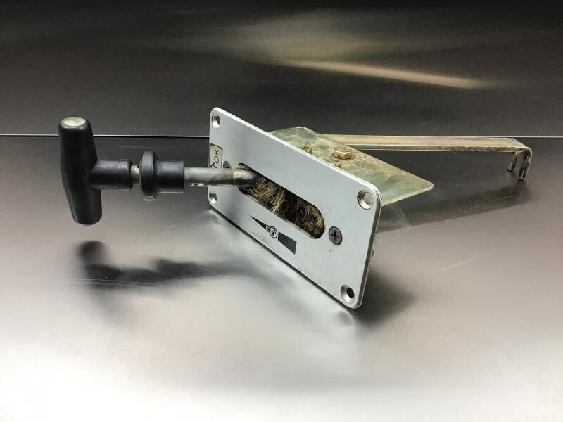 Liebherr Gas Pedal - Papučica: slika Liebherr Gas Pedal - Papučica Liebherr Gas Pedal - Papučica: slika Liebherr Gas Pedal - Papučica