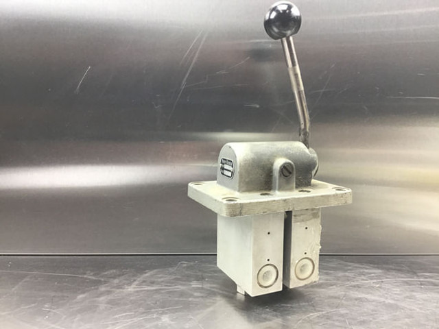 Liebherr Handbrake Valve - Ventil: slika Liebherr Handbrake Valve - Ventil Liebherr Handbrake Valve - Ventil: slika Liebherr Handbrake Valve - Ventil