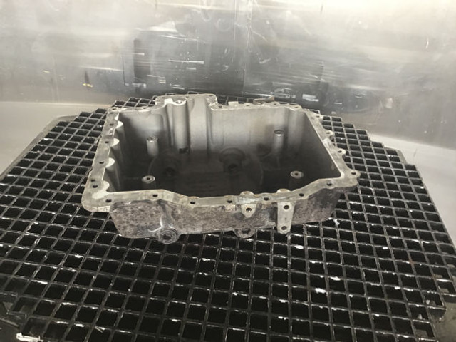 Liebherr Oil Sump - Karter: slika Liebherr Oil Sump - Karter Liebherr Oil Sump - Karter: slika Liebherr Oil Sump - Karter