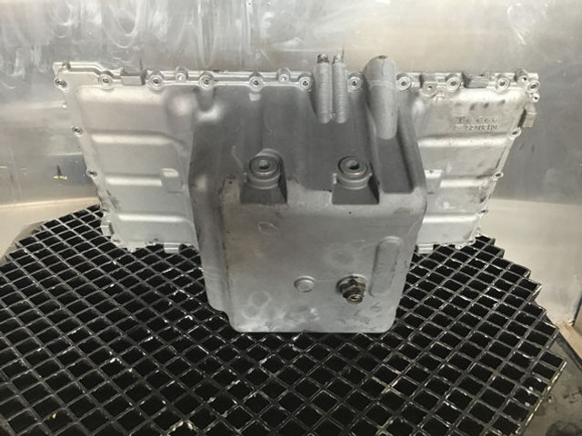Liebherr Oil Sump - Karter: slika Liebherr Oil Sump - Karter Liebherr Oil Sump - Karter: slika Liebherr Oil Sump - Karter