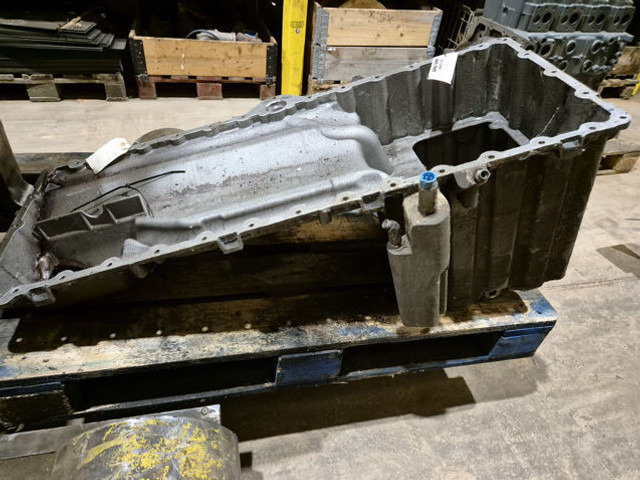 Liebherr Oil Sump - Karter: slika Liebherr Oil Sump - Karter Liebherr Oil Sump - Karter: slika Liebherr Oil Sump - Karter