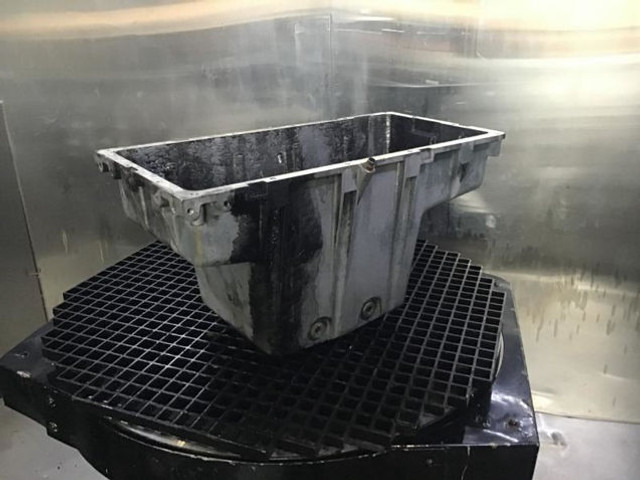 Karter Liebherr Oil Sump: slika Karter Liebherr Oil Sump