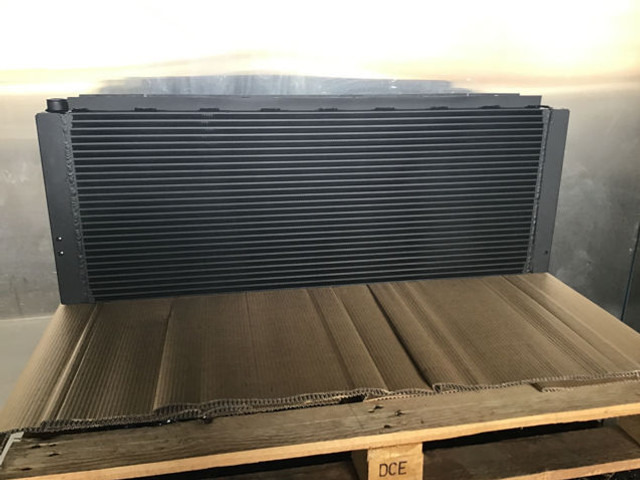 Novi Hladnjak ulja Liebherr Oilcooler: slika Novi Hladnjak ulja Liebherr Oilcooler