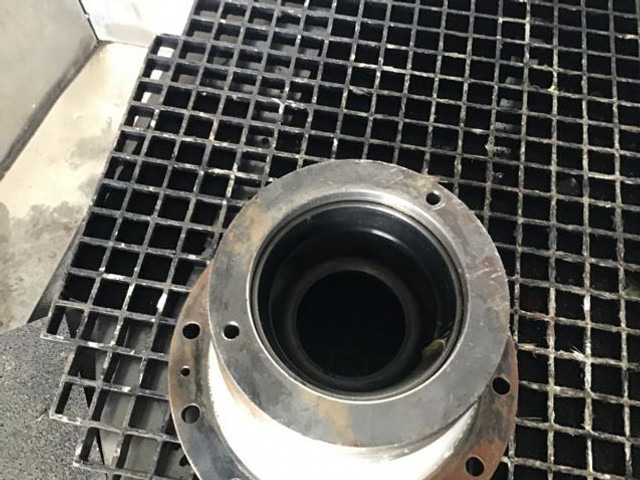 Glavina kotača Liebherr Output Shaft Housing: slika Glavina kotača Liebherr Output Shaft Housing