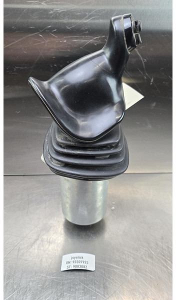 Liebherr PR716 / PR716 LGP / PR716 XL / PR726 / PR726 LGP / PR726 XL / PR736 / PR736 L / PR736 LGP / PR736 XL / PR746 / PR746 L / PR746 L - Ručica mjenjača: slika Liebherr PR716 / PR716 LGP / PR716 XL / PR726 / PR726 LGP / PR726 XL / PR736 / PR736 L / PR736 LGP / PR736 XL / PR746 / PR746 L / PR746 L - Ručica mjenjača Liebherr PR716 / PR716 LGP / PR716 XL / PR726 / PR726 LGP / PR726 XL / PR736 / PR736 L / PR736 LGP / PR736 XL / PR746 / PR746 L / PR746 L - Ručica mjenjača: slika Liebherr PR716 / PR716 LGP / PR716 XL / PR726 / PR726 LGP / PR726 XL / PR736 / PR736 L / PR736 LGP / PR736 XL / PR746 / PR746 L / PR746 L - Ručica mjenjača