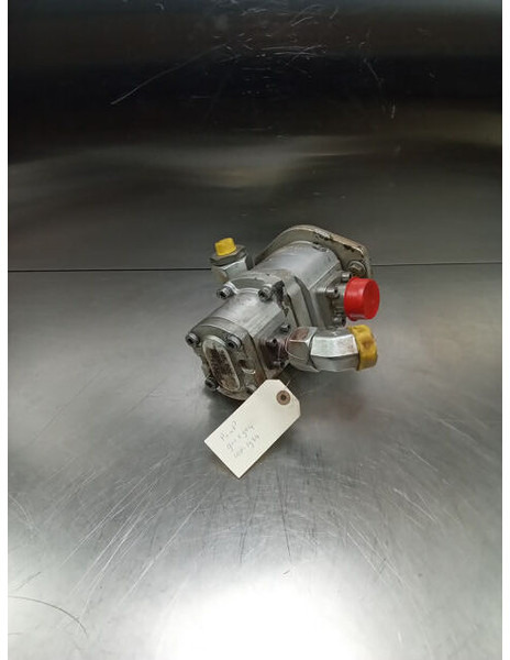 Liebherr R920 - Hidraulična pumpa: slika Liebherr R920 - Hidraulična pumpa Liebherr R920 - Hidraulična pumpa: slika Liebherr R920 - Hidraulična pumpa