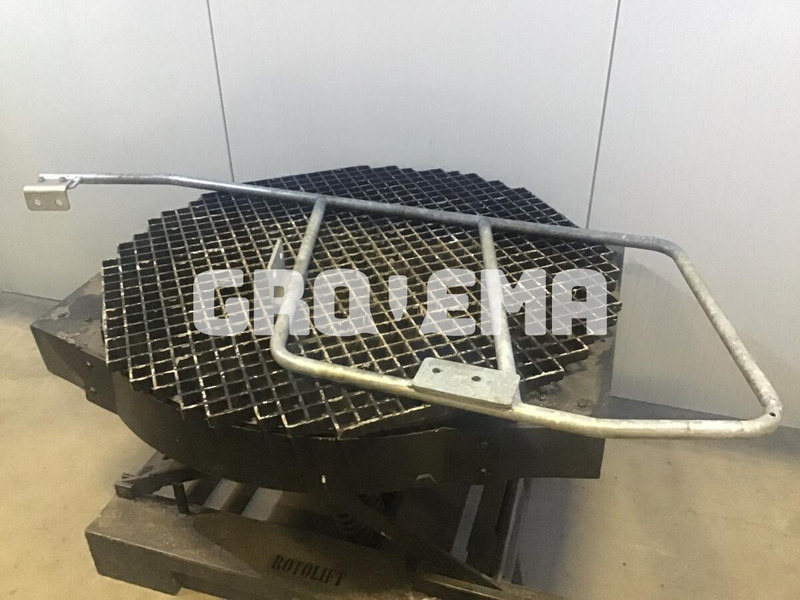 Liebherr R934 , R926, R930, R938 - Kabina i unutrašnjost: slika Liebherr R934 , R926, R930, R938 - Kabina i unutrašnjost Liebherr R934 , R926, R930, R938 - Kabina i unutrašnjost: slika Liebherr R934 , R926, R930, R938 - Kabina i unutrašnjost