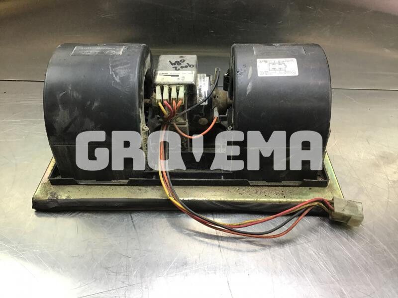 Liebherr R946 LC / R946 NLC / R956 / R976 / R926 LC / R920 / R920 LC - Ventilator kabine: slika Liebherr R946 LC / R946 NLC / R956 / R976 / R926 LC / R920 / R920 LC - Ventilator kabine Liebherr R946 LC / R946 NLC / R956 / R976 / R926 LC / R920 / R920 LC - Ventilator kabine: slika Liebherr R946 LC / R946 NLC / R956 / R976 / R926 LC / R920 / R920 LC - Ventilator kabine