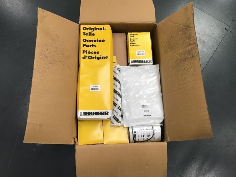 Liebherr Service Kit 1000 hours R906/R916/R926 - Filter goriva: slika Liebherr Service Kit 1000 hours R906/R916/R926 - Filter goriva Liebherr Service Kit 1000 hours R906/R916/R926 - Filter goriva: slika Liebherr Service Kit 1000 hours R906/R916/R926 - Filter goriva