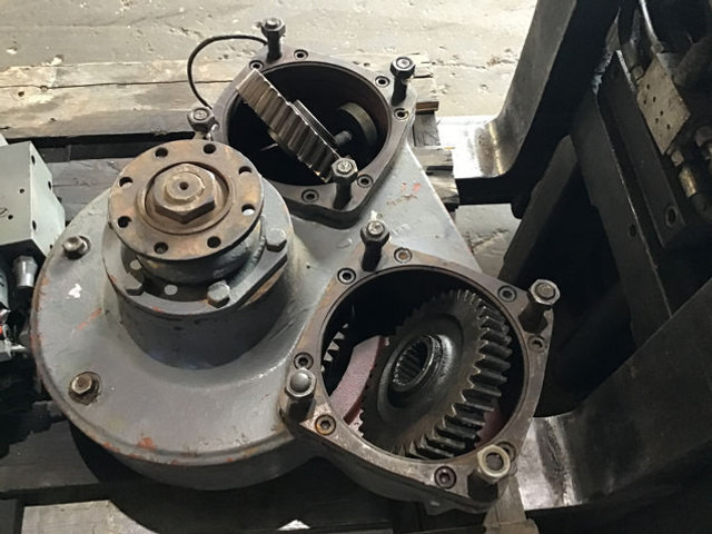 Mjenjač Liebherr Transmission: slika Mjenjač Liebherr Transmission