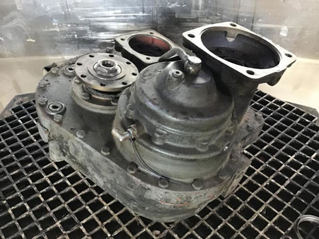 Liebherr Travel Gearbox - Mjenjač: slika Liebherr Travel Gearbox - Mjenjač Liebherr Travel Gearbox - Mjenjač: slika Liebherr Travel Gearbox - Mjenjač