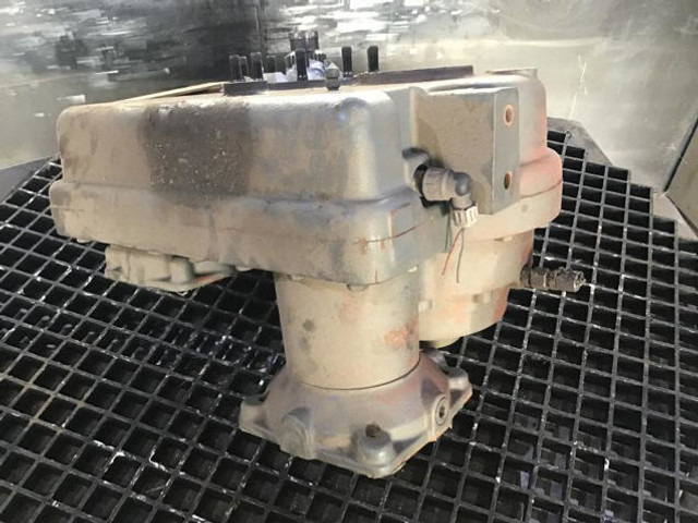 Liebherr Travel Gearbox - Mjenjač: slika Liebherr Travel Gearbox - Mjenjač Liebherr Travel Gearbox - Mjenjač: slika Liebherr Travel Gearbox - Mjenjač