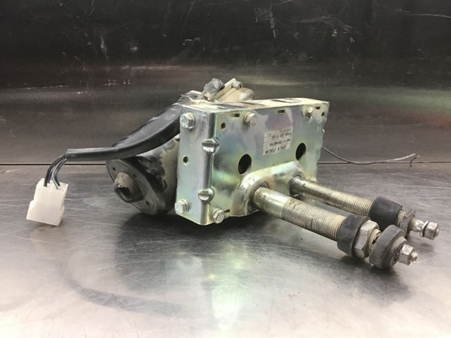 Liebherr Wiper Motor - Brisač: slika Liebherr Wiper Motor - Brisač Liebherr Wiper Motor - Brisač: slika Liebherr Wiper Motor - Brisač