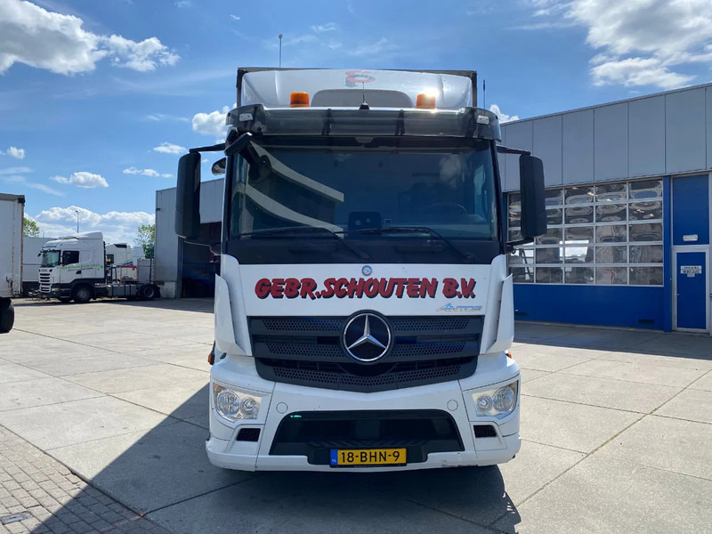 Mercedes-Benz Antos 2840 / 6x2/4 / Tautliner / Kooiaap - Kamion s ceradom: slika Mercedes-Benz Antos 2840 / 6x2/4 / Tautliner / Kooiaap - Kamion s ceradom Mercedes-Benz Antos 2840 / 6x2/4 / Tautliner / Kooiaap - Kamion s ceradom: slika Mercedes-Benz Antos 2840 / 6x2/4 / Tautliner / Kooiaap - Kamion s ceradom