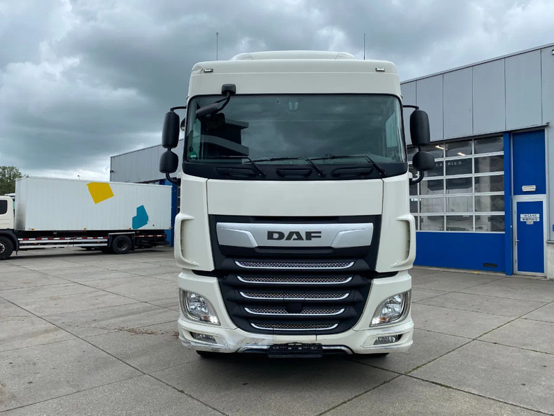 DAF XF 106.480 SC / 6x2/4 / Steering Axle - Tegljač: slika DAF XF 106.480 SC / 6x2/4 / Steering Axle - Tegljač DAF XF 106.480 SC / 6x2/4 / Steering Axle - Tegljač: slika DAF XF 106.480 SC / 6x2/4 / Steering Axle - Tegljač