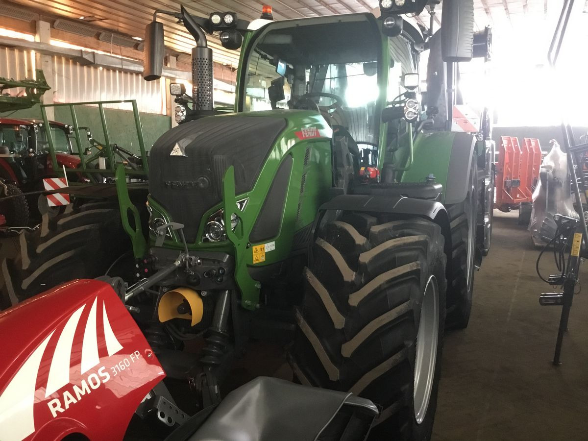 Fendt 724 Vario - Traktor: slika Fendt 724 Vario - Traktor Fendt 724 Vario - Traktor: slika Fendt 724 Vario - Traktor