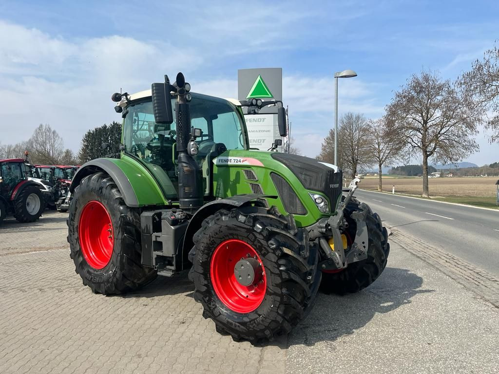 Fendt 724 Vario - Traktor: slika Fendt 724 Vario - Traktor Fendt 724 Vario - Traktor: slika Fendt 724 Vario - Traktor