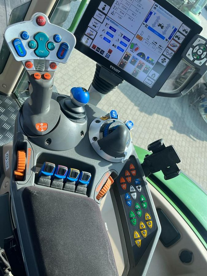Fendt 724 Vario - Traktor: slika Fendt 724 Vario - Traktor Fendt 724 Vario - Traktor: slika Fendt 724 Vario - Traktor