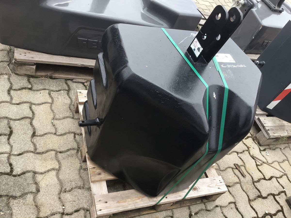 Fliegl 600kg - Protuuteg: slika Fliegl 600kg - Protuuteg Fliegl 600kg - Protuuteg: slika Fliegl 600kg - Protuuteg