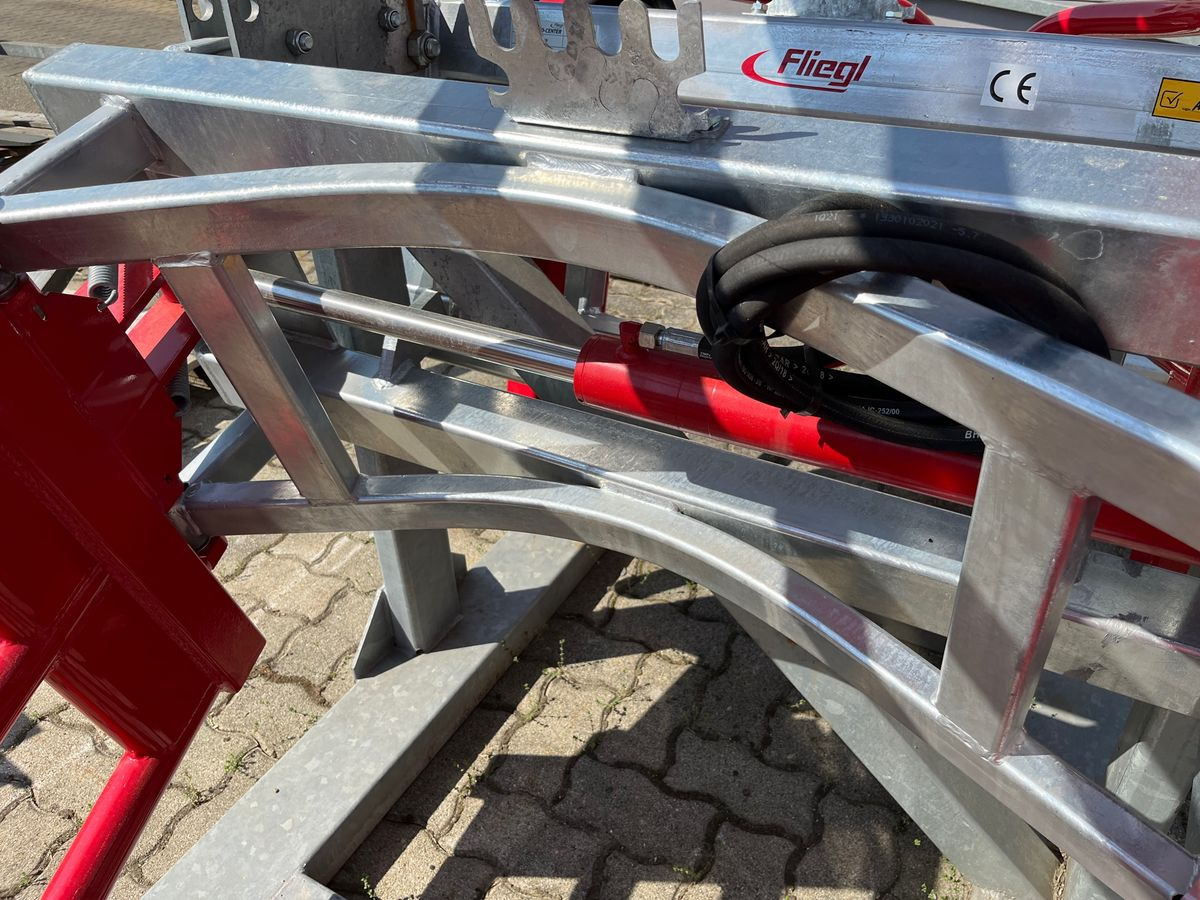Fliegl Profi Combi - Hvataljka za Poljoprivredni strojevi: slika Fliegl Profi Combi - Hvataljka za Poljoprivredni strojevi Fliegl Profi Combi - Hvataljka za Poljoprivredni strojevi: slika Fliegl Profi Combi - Hvataljka za Poljoprivredni strojevi