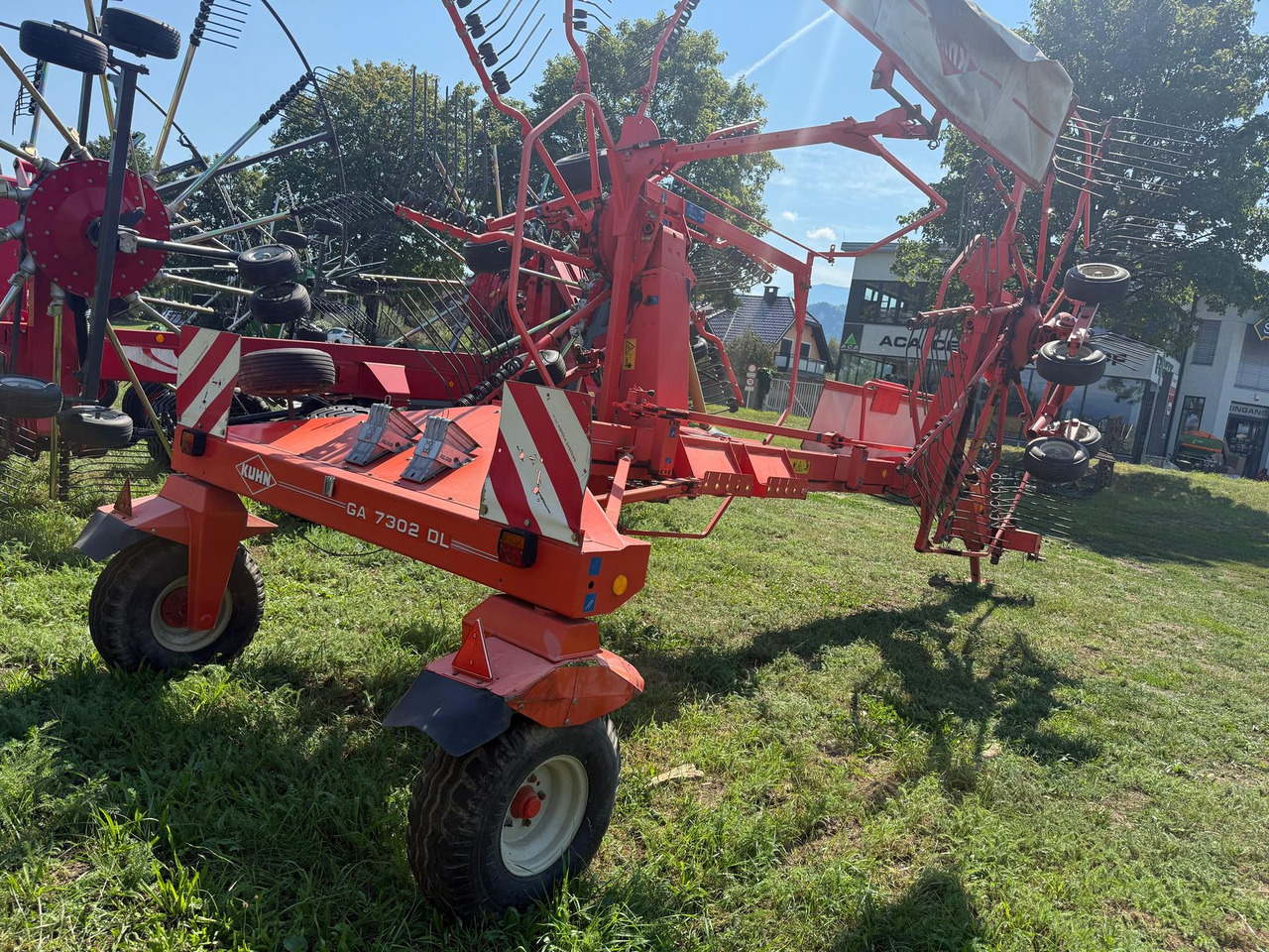 Kuhn GA 7302 DL - Prevrtač sijena/ Grabulje: slika Kuhn GA 7302 DL - Prevrtač sijena/ Grabulje Kuhn GA 7302 DL - Prevrtač sijena/ Grabulje: slika Kuhn GA 7302 DL - Prevrtač sijena/ Grabulje