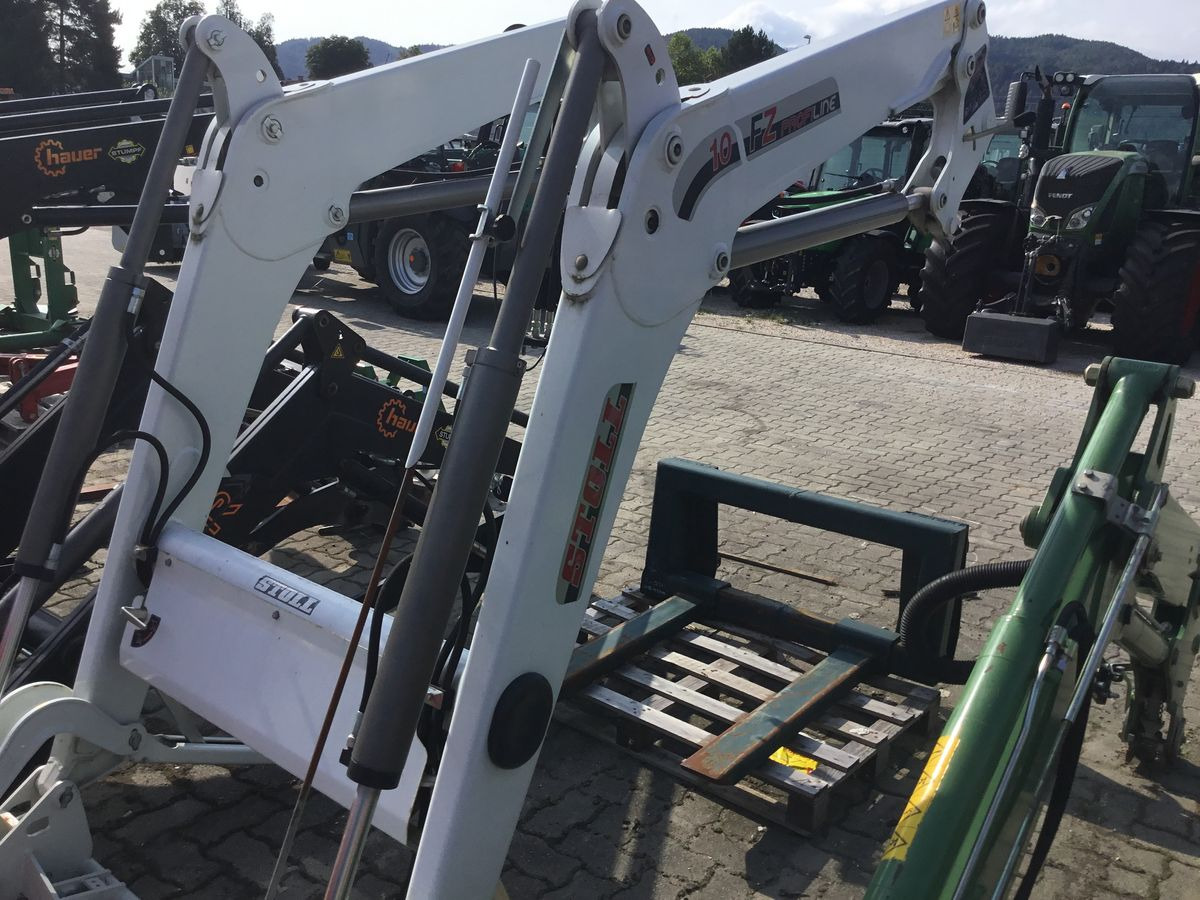 Stoll Profi Line FZ10 - Prednji utovarivač za traktor: slika Stoll Profi Line FZ10 - Prednji utovarivač za traktor Stoll Profi Line FZ10 - Prednji utovarivač za traktor: slika Stoll Profi Line FZ10 - Prednji utovarivač za traktor