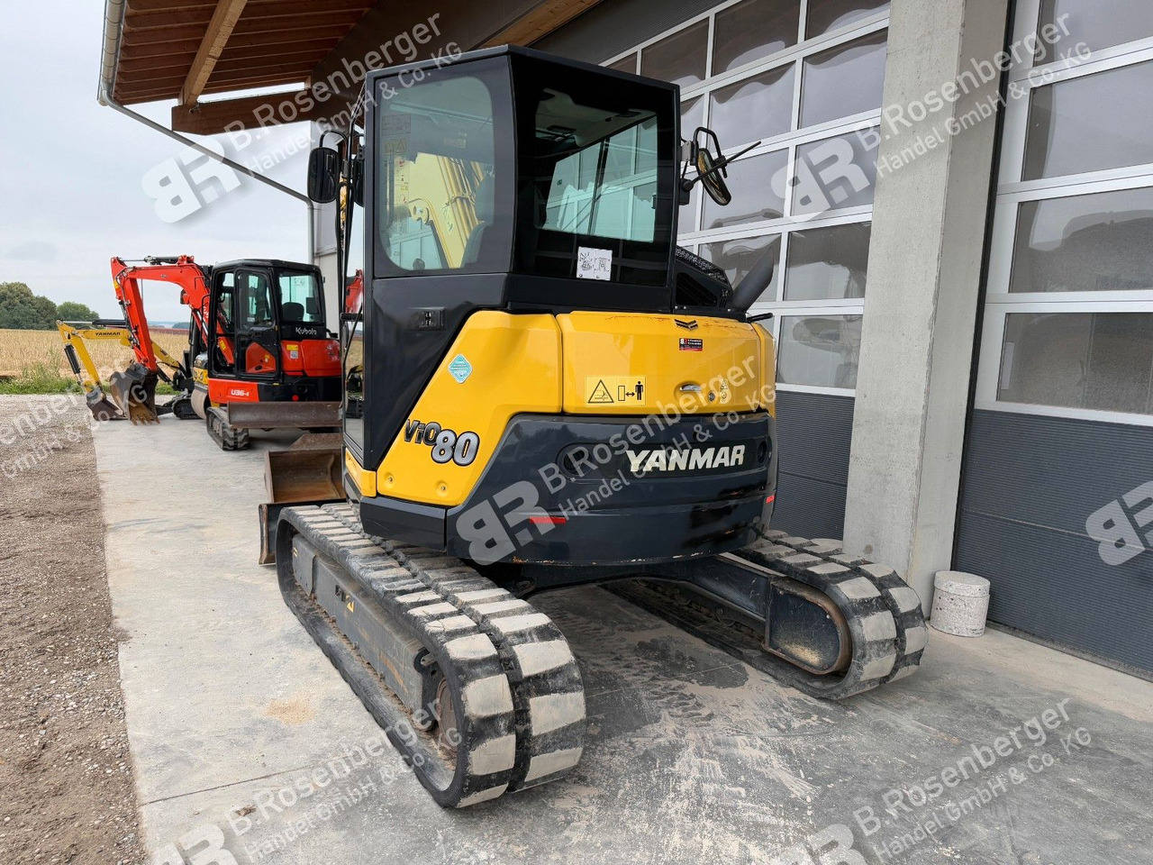 Yanmar Vio 80 Minibagger / nur 2065h / BJ2017 / TOP - Mini bager: slika Yanmar Vio 80 Minibagger / nur 2065h / BJ2017 / TOP - Mini bager Yanmar Vio 80 Minibagger / nur 2065h / BJ2017 / TOP - Mini bager: slika Yanmar Vio 80 Minibagger / nur 2065h / BJ2017 / TOP - Mini bager