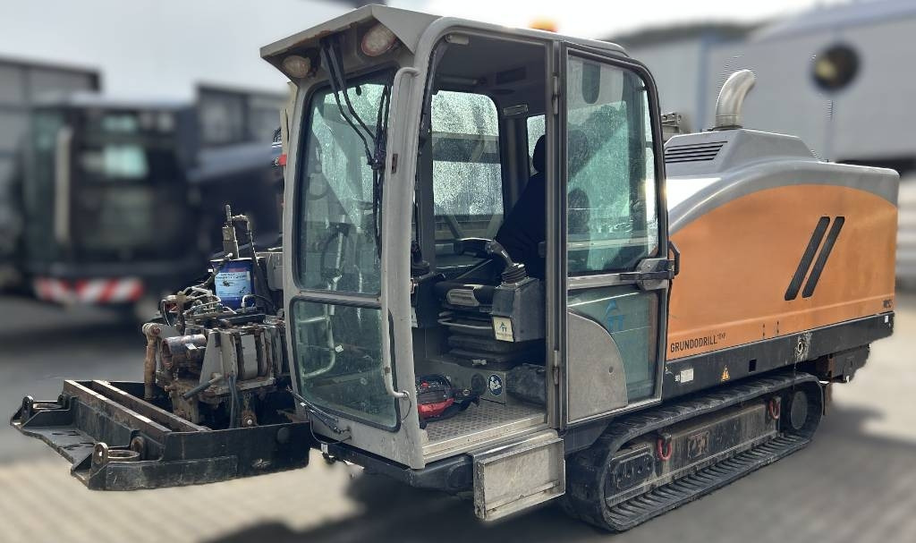 Tracto-Technik Grundodrill 15XP - Direkcionalna bušilica: slika Tracto-Technik Grundodrill 15XP - Direkcionalna bušilica Tracto-Technik Grundodrill 15XP - Direkcionalna bušilica: slika Tracto-Technik Grundodrill 15XP - Direkcionalna bušilica