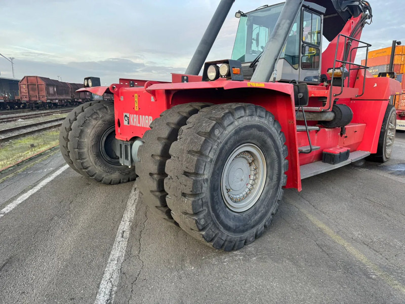 Kalmar DRF450-65S5 - Dohvatni viličar: slika Kalmar DRF450-65S5 - Dohvatni viličar Kalmar DRF450-65S5 - Dohvatni viličar: slika Kalmar DRF450-65S5 - Dohvatni viličar