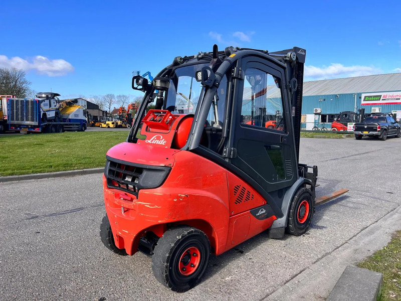 Linde H30T-02 - Plinski viličar: slika Linde H30T-02 - Plinski viličar Linde H30T-02 - Plinski viličar: slika Linde H30T-02 - Plinski viličar