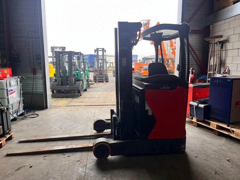 Linde R12B- 01 - Regalni viličar: slika Linde R12B- 01 - Regalni viličar Linde R12B- 01 - Regalni viličar: slika Linde R12B- 01 - Regalni viličar
