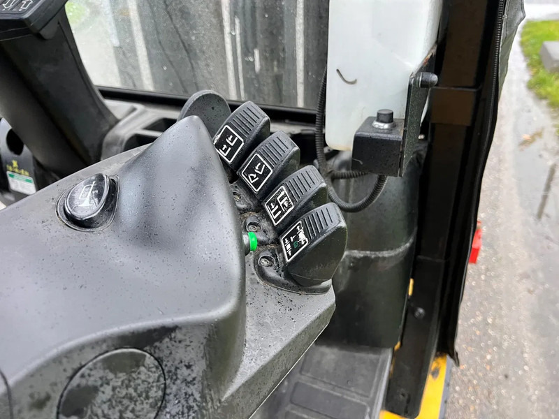 Plinski viličar Yale GLP25VXE2170: slika Plinski viličar Yale GLP25VXE2170 Plinski viličar Yale GLP25VXE2170: slika Plinski viličar Yale GLP25VXE2170