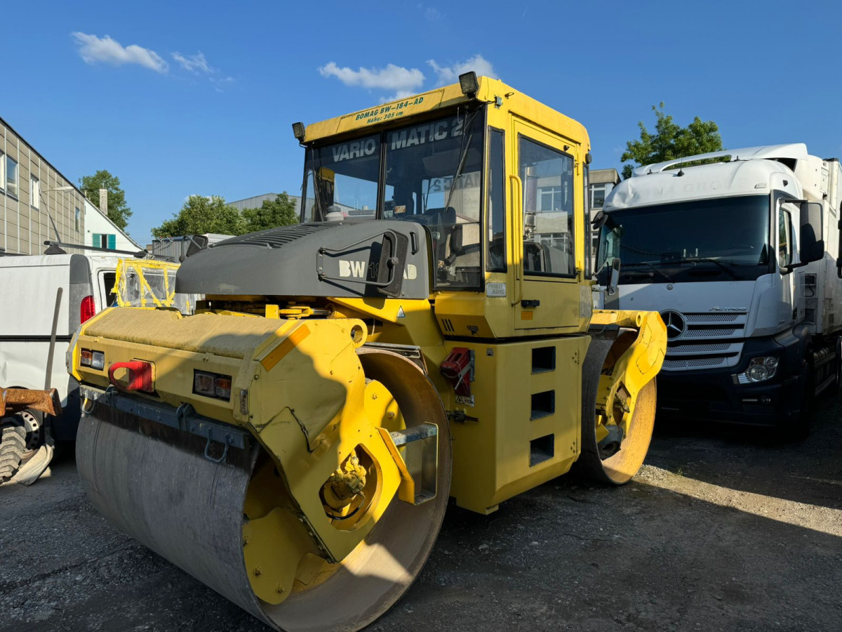 Cestovni valjak BOMAG BW 184 AD: slika Cestovni valjak BOMAG BW 184 AD