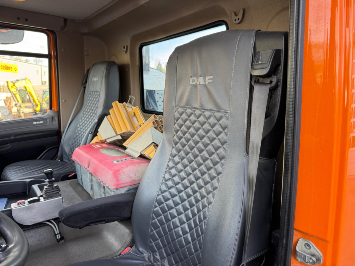 Zakup DAF CF440 8x4 Fahrgestell DAF CF440 8x4 Fahrgestell: slika Zakup DAF CF440 8x4 Fahrgestell DAF CF440 8x4 Fahrgestell