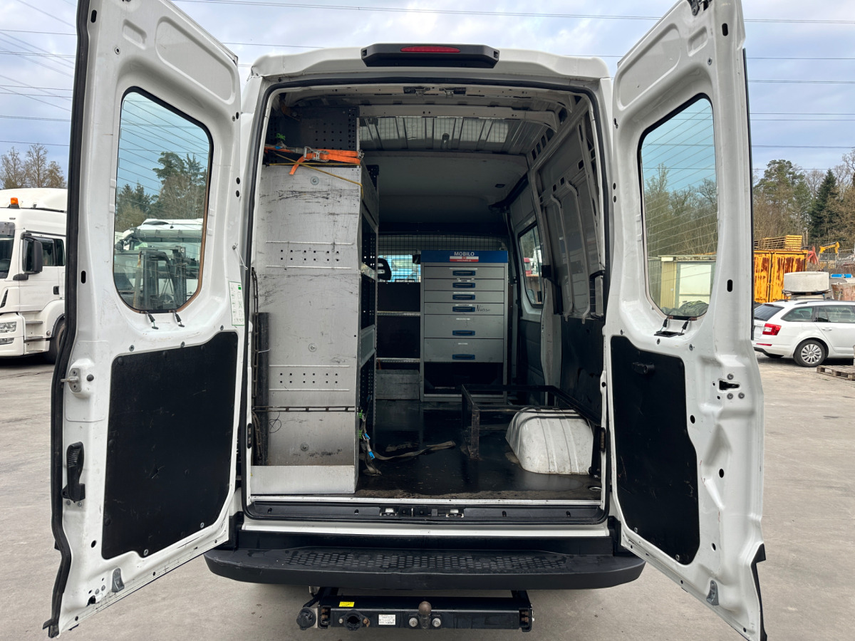 Furgon IVECO 35C18V Daily Servicewagen Sortimo: slika Furgon IVECO 35C18V Daily Servicewagen Sortimo