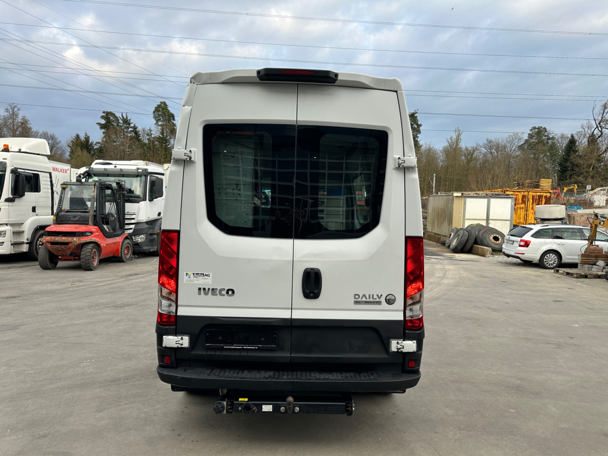 Furgon IVECO 35C18V Daily Servicewagen Sortimo: slika Furgon IVECO 35C18V Daily Servicewagen Sortimo