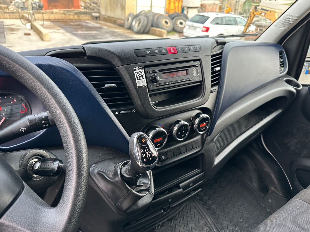 Furgon IVECO 35C18V Daily Servicewagen Sortimo: slika Furgon IVECO 35C18V Daily Servicewagen Sortimo